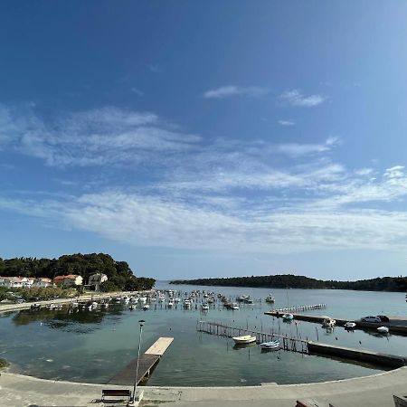 Apartmani Ruzarija Rab Town Eksteriør bilde