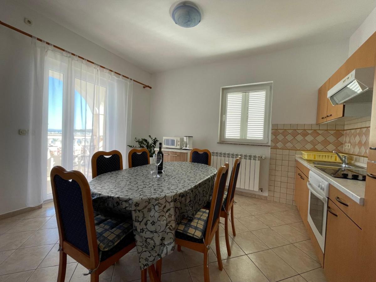 Apartmani Ruzarija Rab Town Eksteriør bilde