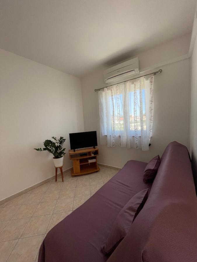 Apartmani Ruzarija Rab Town Eksteriør bilde