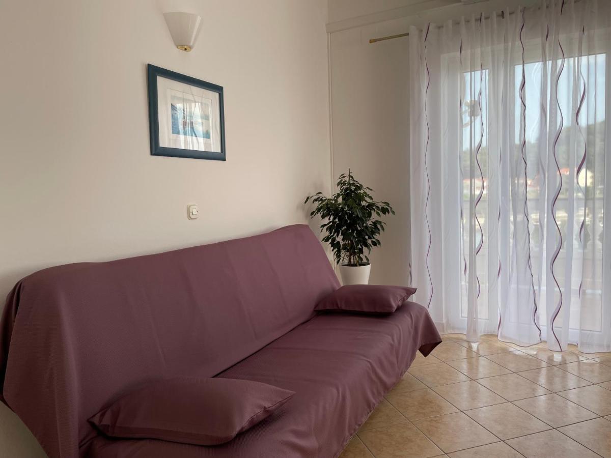Apartmani Ruzarija Rab Town Eksteriør bilde