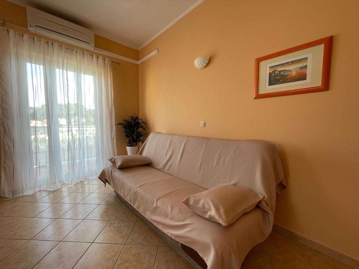 Apartmani Ruzarija Rab Town Eksteriør bilde